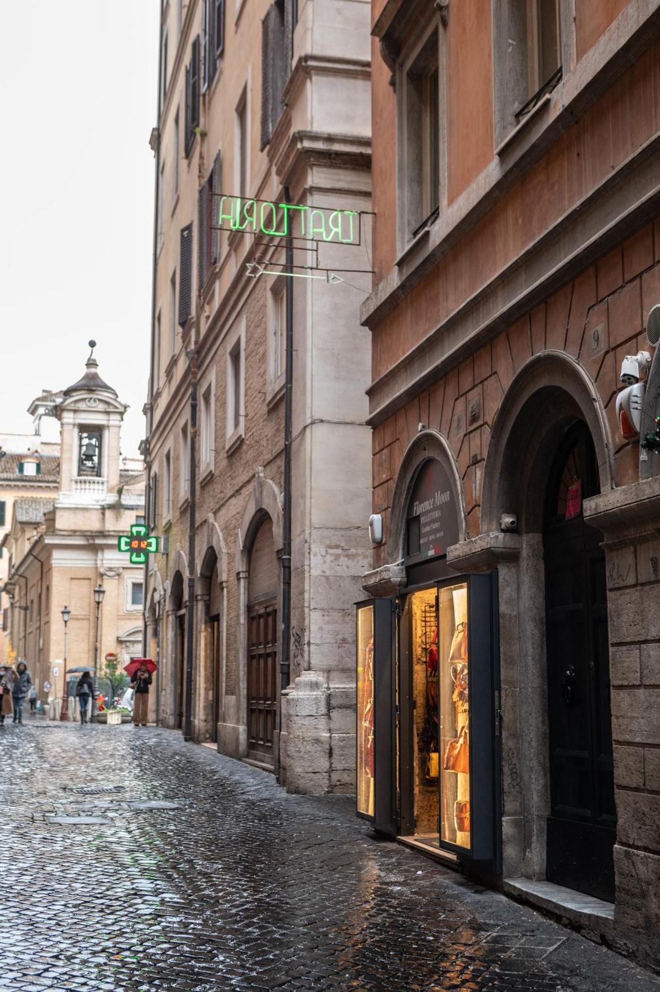 Pantheon Charming Accommodation Рим Экстерьер фото