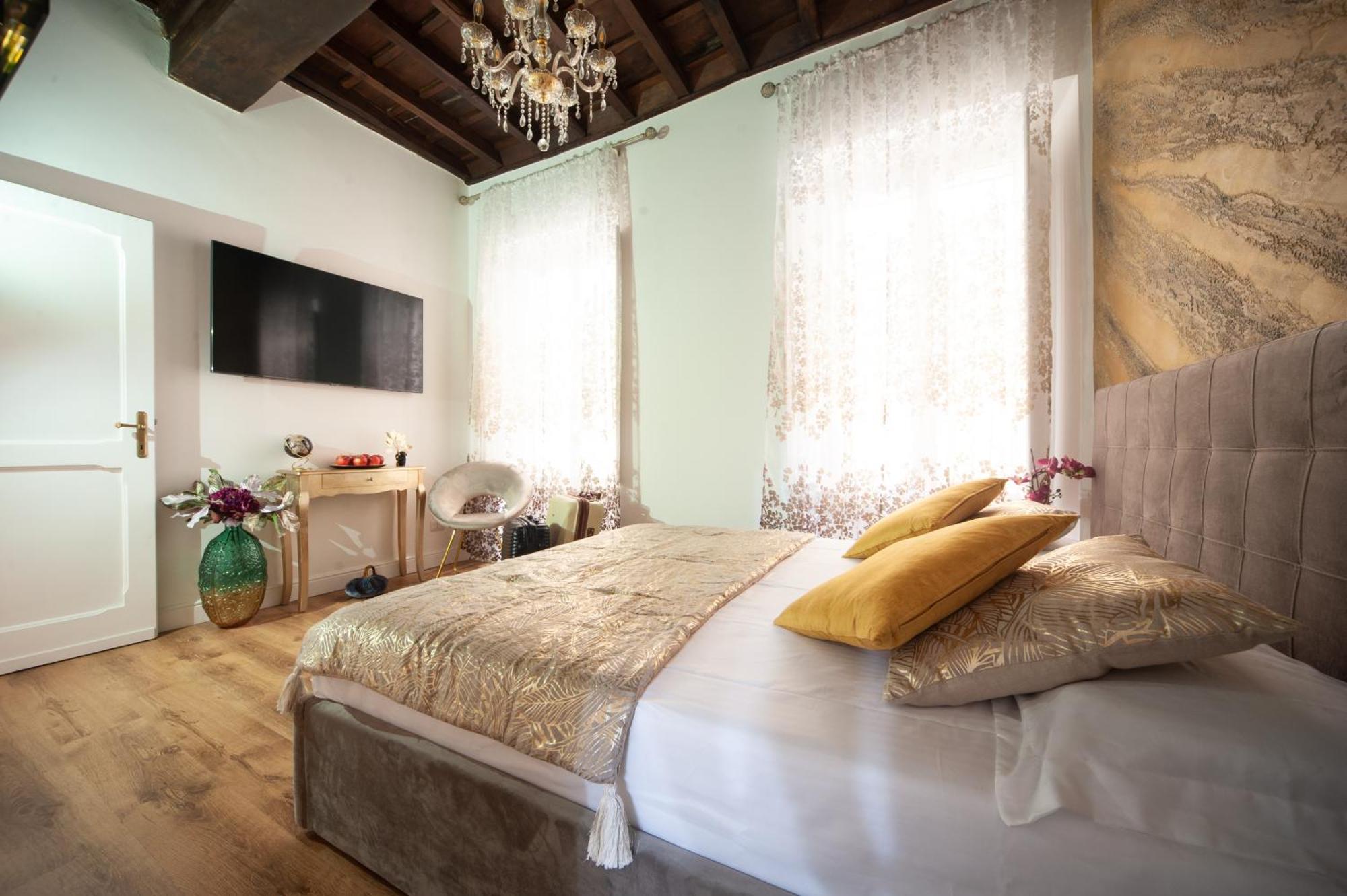 Pantheon Charming Accommodation Рим Экстерьер фото